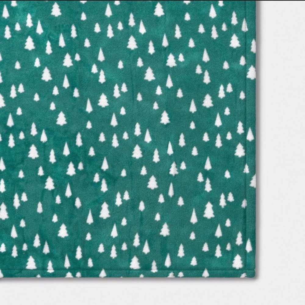 Wondershop Teal and White Tree Throw Blanket - Picture 4 of 7